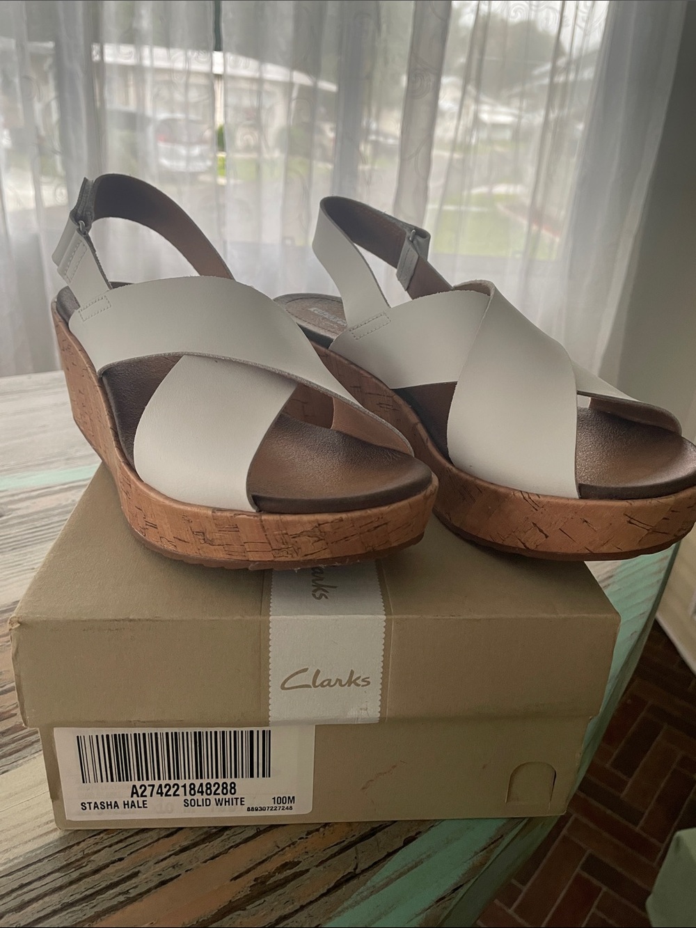 Clark’s White Stasha Hale Sandals - Size 10M